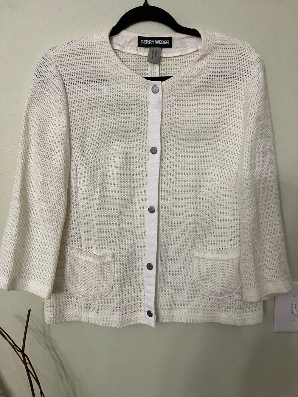Gerry Weber thick knit off white snap button cardigan